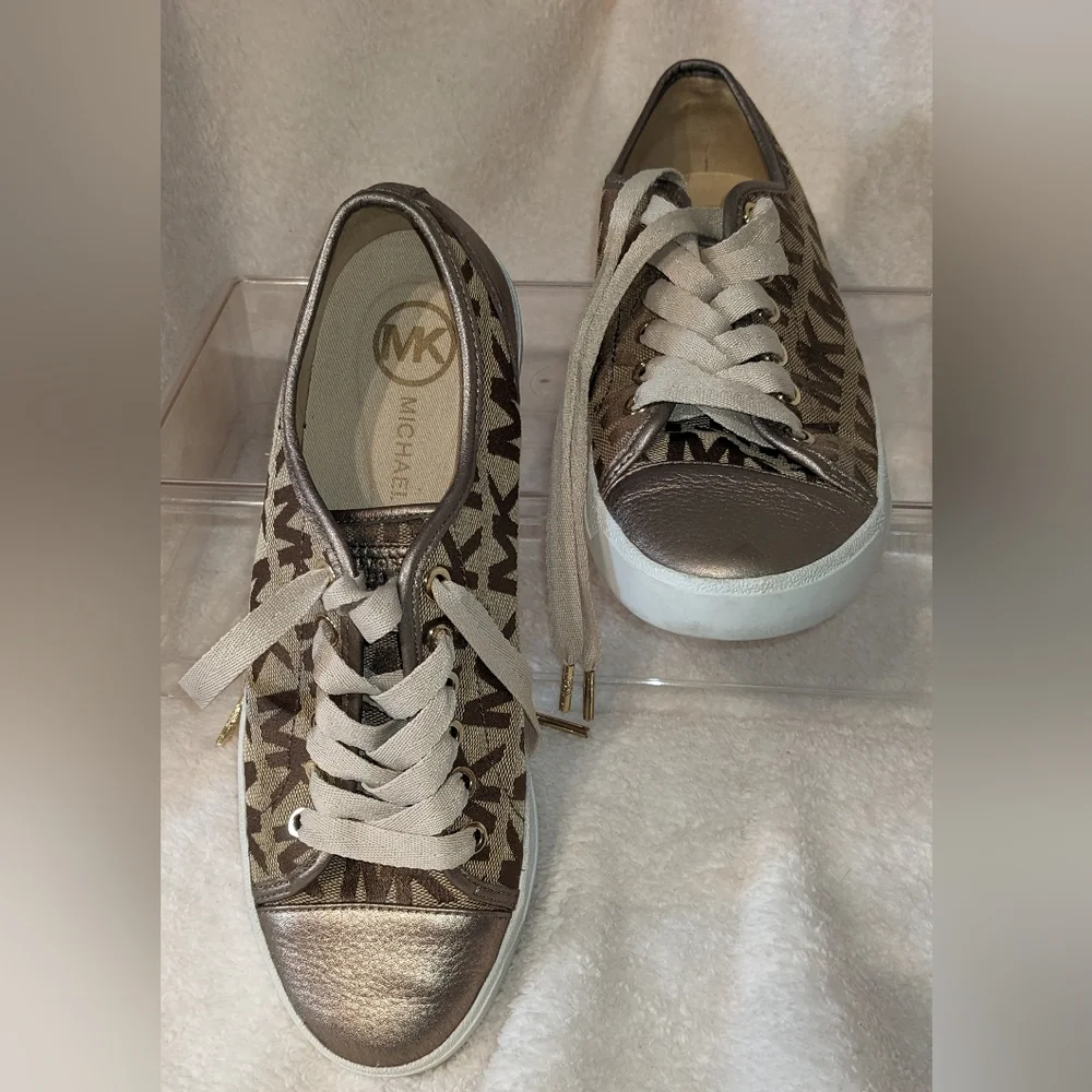 Michael Kors Tennis Lace Up Shoes Monogram City‎ Sneakers Size 7.5